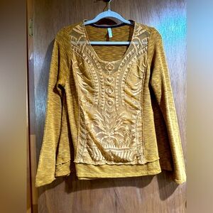 💛 BOGO 💛 Tunic knit top. Size L.